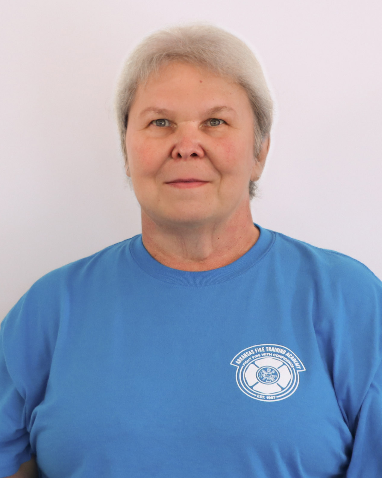 woman wearing a blue tshirt
